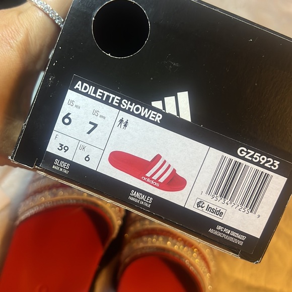 ♥️💎♥️Custom Adidas slides (Red)♥️💎♥️    💎♥️💎Womens size 7 (mens 6)💎♥️💎 - Picture 7 of 7